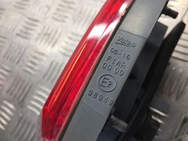 Toyota Avensis T270 Задний фонарь в крышке 000008049
