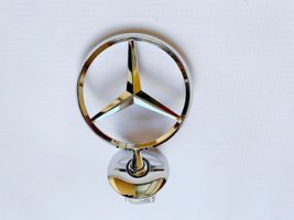 Mercedes-Benz S W220 Mostrina con logo/emblema della casa automobilistica 