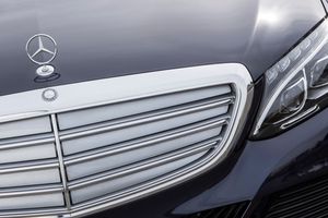 Mercedes-Benz S W220 Mostrina con logo/emblema della casa automobilistica 