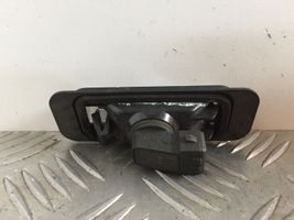 Ford Mondeo MK II Lampa oświetlenia tylnej tablicy rejestracyjnej 96227202