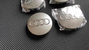 Audi Q3 8U Borchia ruota originale 8D0601170