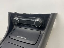 Mercedes-Benz A W176 Panel klimatyzacji A2469001708