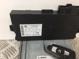 BMW 3 E92 E93 Komputer / Sterownik ECU i komplet kluczy 8510221