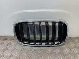 BMW X5 F15 Maskownica / Grill / Atrapa górna chłodnicy 7316053