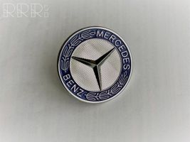 Mercedes-Benz C W204 Mostrina con logo/emblema della casa automobilistica A2048170616