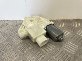 BMW 5 G30 G31 Priekinis varikliukas langų pakėlėjo 7455081