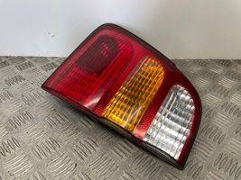 Toyota Land Cruiser (J100) Lampy tylnej klapy bagażnika 