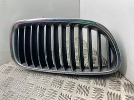 BMW 5 F10 F11 Grille calandre supérieure de pare-chocs avant 7200728