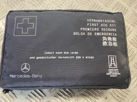 Mercedes-Benz E W212 Trousse de premiers secours 