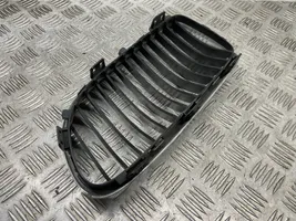 BMW 3 E92 E93 Front bumper upper radiator grill 7254968