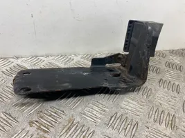 BMW 3 E92 E93 Radiator mount bracket 7117812