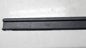 Mercedes-Benz E C207 W207 Sicherheitsgurt-Einstellschiene 