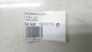 Nissan X-Trail T32 Amortyzator / Siłownik tylnej klapy bagażnika 905614CL1A