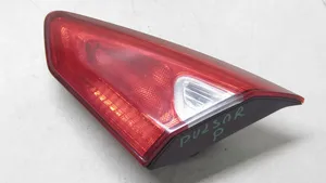 Nissan Pulsar Lampy tylnej klapy bagażnika 