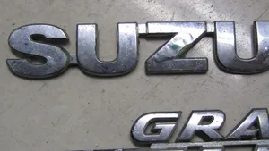Suzuki Grand Vitara II Logo, emblème de fabricant 