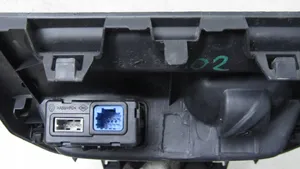 Renault Trafic II (X83) Connecteur/prise USB 8200933912