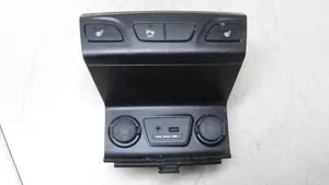 Hyundai ix35 Connettore plug in AUX 961102S000TAN