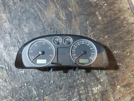 Volkswagen PASSAT B5.5 Speedometer (instrument cluster) 3B0920807A