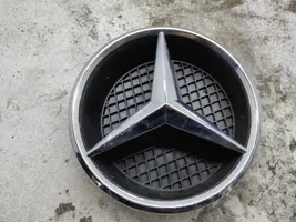 Mercedes-Benz C W205 Ražotāja emblēma A0008830100