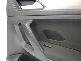 Volkswagen Tiguan Allspace Takaoven verhoilu 5NN867212