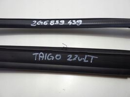 Volkswagen Taigo Rivestimento modanatura del vetro della portiera posteriore 2G6839439