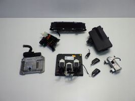 Volkswagen Golf VIII Kit centralina motore ECU e serratura 5WA937086J