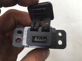 Nissan Juke II F16 Gniazdo / Złącze USB CBC0033030010