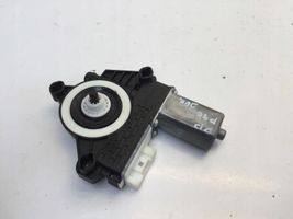 BMW 1 F40 Moteur de lève-vitre de porte avant 74102120