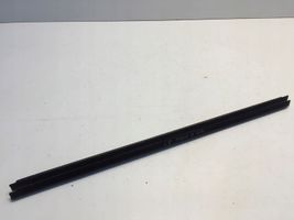 Opel Corsa F Moulure de vitre de la porte avant 9823197180