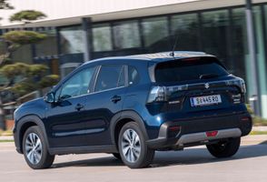 Suzuki SX4 S-Cross Unteres Scharnier Tür vorne 2B15