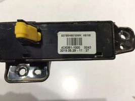 KIA Stonic Interruttore luci di emergenza 93790H8010