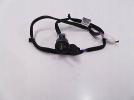 KIA Rio Connettore plug in USB 96125D4000