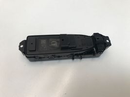 Nissan Qashqai J12 Interruttore di controllo dell’alzacristalli elettrico 254016UA4A