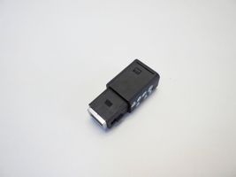 Peugeot 2008 II Разъем USB 98217039DX