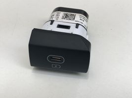 KIA Niro USB-pistokeliitin 96125AT100