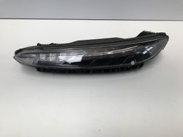 Hyundai Kona I Lampa przednia 92207J9600