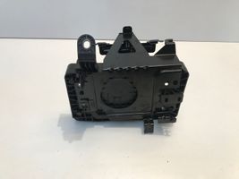 Nissan Qashqai J12 Vassoio scatola della batteria R210518115G