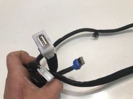 Hyundai i20 (BC3 BI3) Connecteur/prise USB 96120T7250