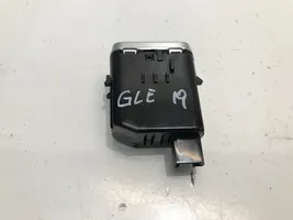 Mercedes-Benz GLE W167 USB-pistokeliitin A1678205201