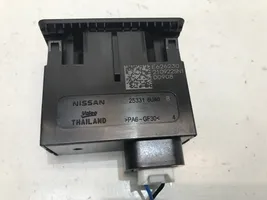 Nissan Qashqai J12 Gniazdo / Złącze USB 253316UA0