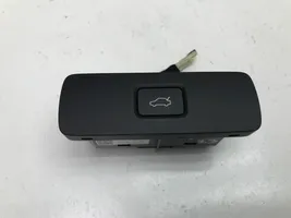 Volvo XC40 Tailgate/trunk/boot open switch 32350330