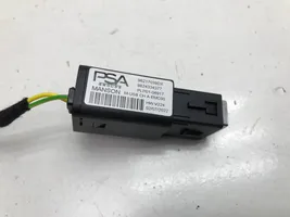 Opel Mokka B Connettore plug in USB 9824334377