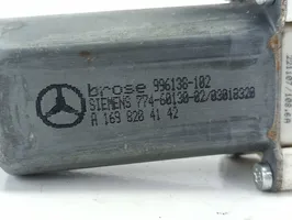 Mercedes-Benz A W169 Moteur de lève-vitre de porte avant A1698204142