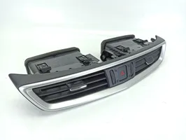 Nissan X-Trail T32 Dysze / Kratki środkowego nawiewu deski rozdzielczej 687504CE0A