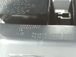 Peugeot 508 Dysze / Kratki środkowego nawiewu deski rozdzielczej 9688876277