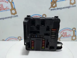 Renault Megane II Fuse module 8200306033A