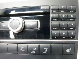 Mercedes-Benz E C207 W207 Unité principale radio / CD / DVD / GPS A2129009507