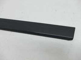 Mercedes-Benz E W124 Rivestimento portiera posteriore (modanatura) 