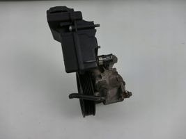 Mercedes-Benz SLK R171 Ohjaustehostimen pumppu 0054661601