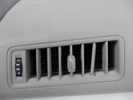 Audi A8 S8 D3 4E B-pilarin verhoilu (yläosa) 